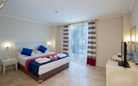 Crystal Boutique Beach Resort 