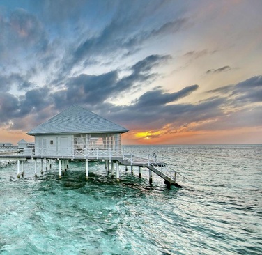 Diamonds Thudufushi Beach & Water Villas