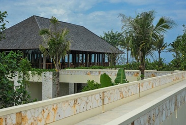 Komaneka At Keramas Beach