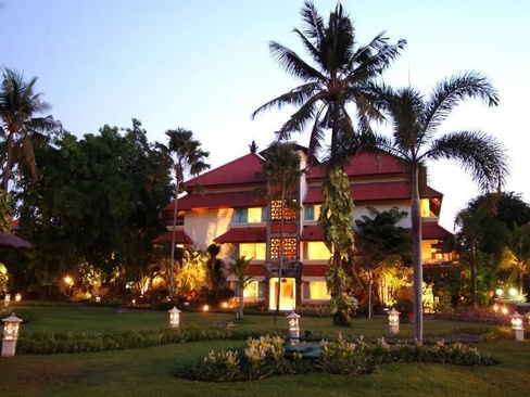 White Rose Kuta Resort & Villas