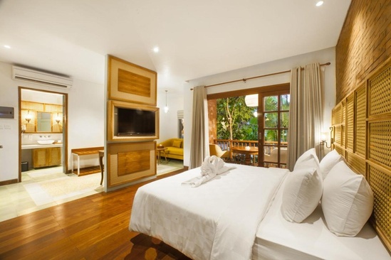 Fourteen Roses Boutique Hotel