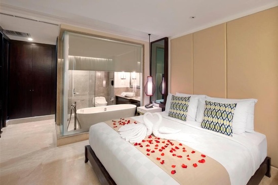 Jambuluwuk Oceano Seminyak Bali