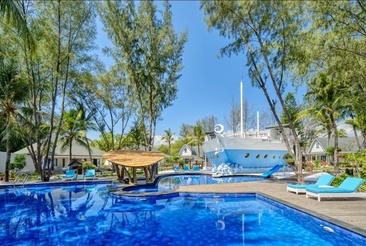 Jambuluwuk Oceano Resort Gili Trawangan