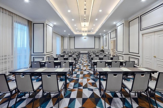 Melia Vinpearl Nha Trang Empire