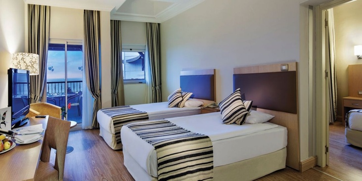 Crystal Tat Beach Golf Resort & Spa