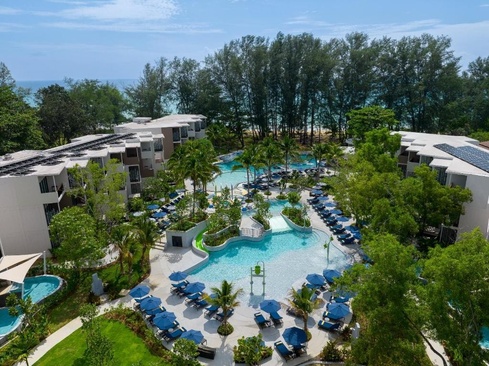 Le Meridien Phuket Mai Khao Beach Resort
