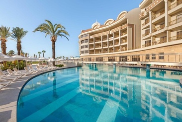 Kirman Belazur Resort & Spa
