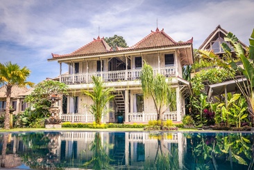 B. Saya Villa