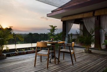 Ubud Village Hotel