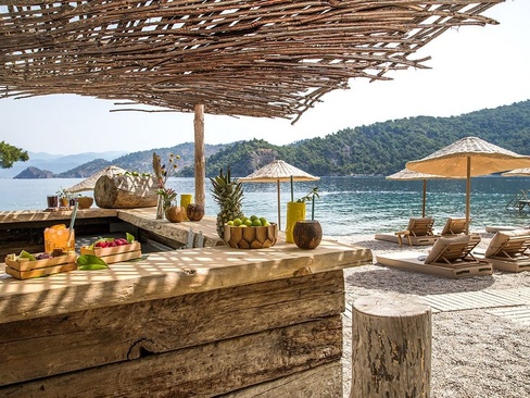 Hillside Beach Club