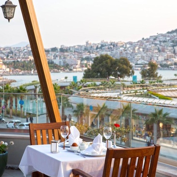 Paloma Marina Suites