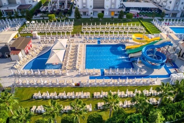 Grand Park Lara Hotel