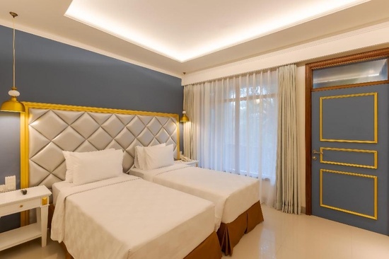 Fourteen Roses Boutique Hotel