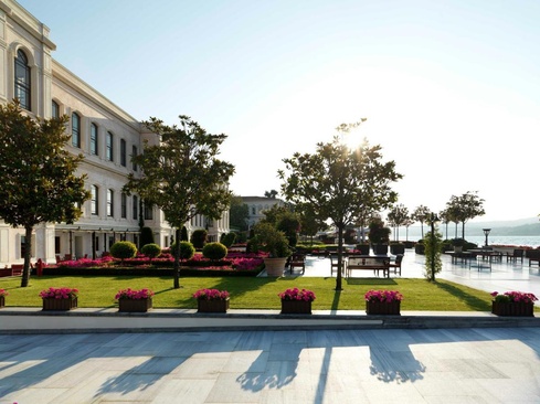 Four Seasons Hotel Istanbul At The Bosphorus