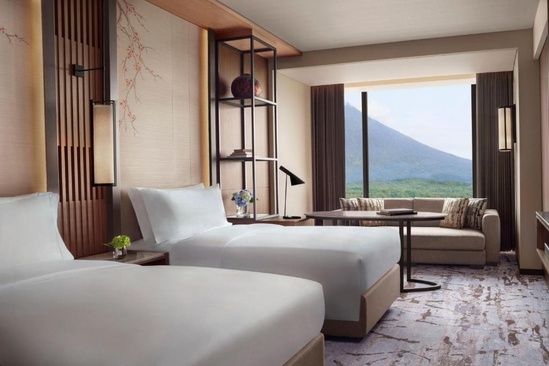 Higashiyama Niseko Village, A Ritz-Carlton Reserve