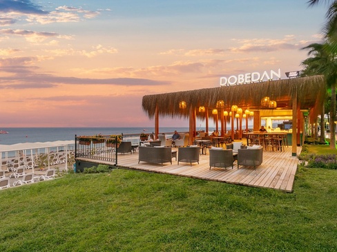Dobedan World Palace