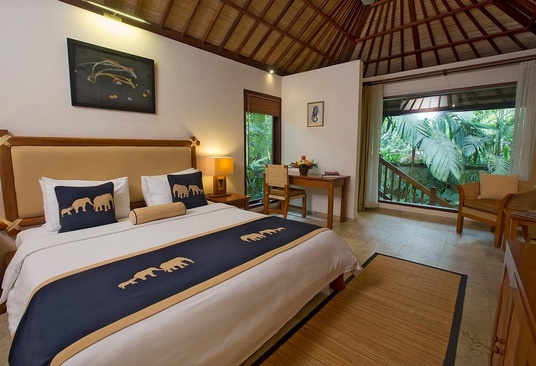 Mason Elephant Park & Lodge