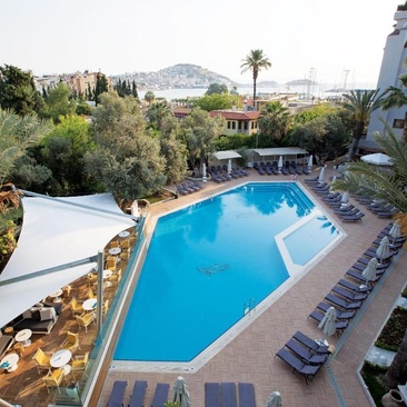 Paloma Marina Suites