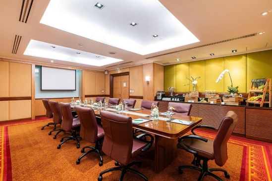 Holiday Inn Bangkok Silom
