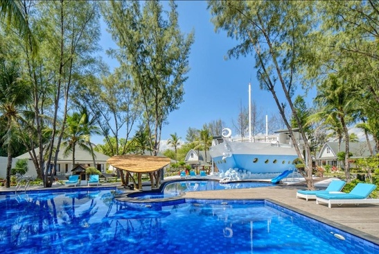 Jambuluwuk Oceano Resort Gili Trawangan