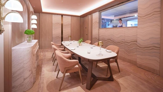 Four Seasons Hotel Tokyo At Marunouchi