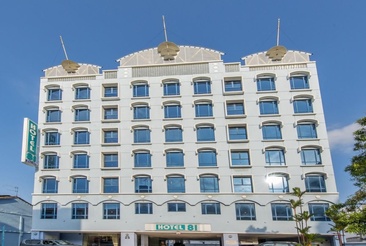 Hotel 81 Palace