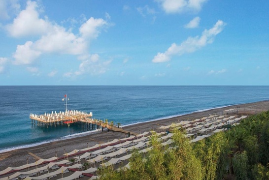 Delphine Deluxe Resort