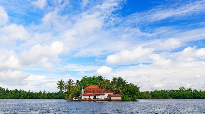 Cinnamon Bentota Beach