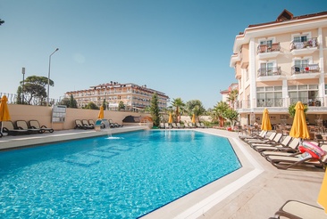 L`Oceanica Beach Resort Hotel
