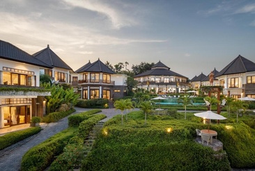 Swan Paradise A Pramana Experience