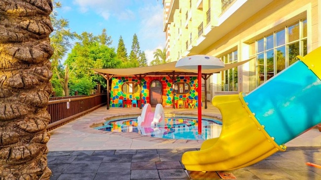 Crystal De Luxe Resort & Spa