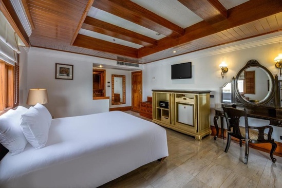 Thavorn Beach Village & Spa