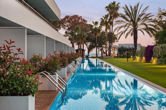 Acanthus Cennet Barut Collection