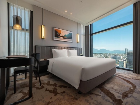 Crowne Plaza Danang Central Hotel (Ex.Bay Capital Danang)
