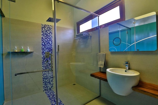 Thaproban Pavilion Waves