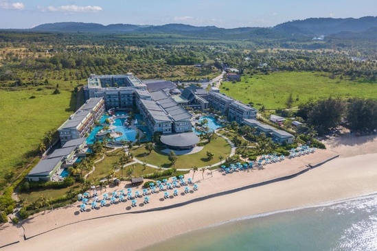 Le Meridien Khao Lak Beach & Spa Resort