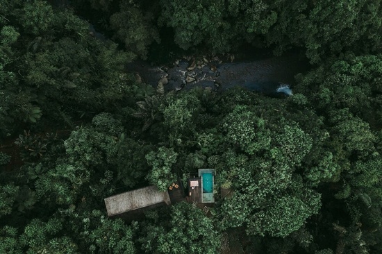 Buahan, A Banyan Tree Escape