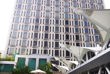 Peninsula Excelsior Hotel