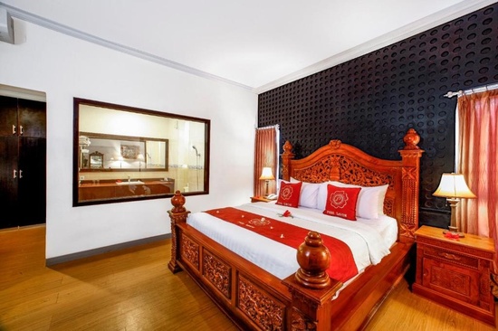 Puri Saron Lovina Hotel
