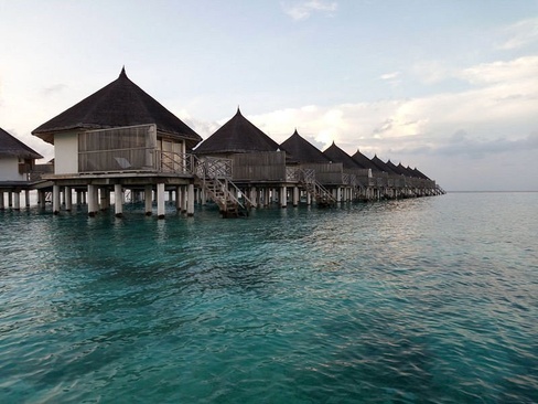 Angaga Island Resort & Spa