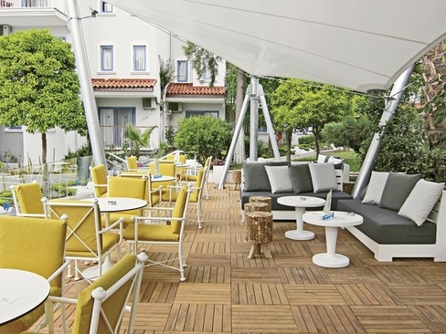 Paloma Marina Suites