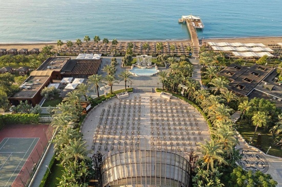 Dobedan World Palace