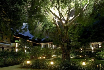 The Sandi Phala Beach Resort And Ma Joly Restaurant