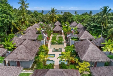 Furaveri Island Resort & Spa