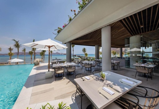 Ayana Komodo Resort, Waecicu Beach
