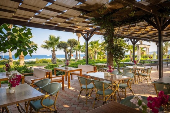 L`Oceanica Beach Resort Hotel