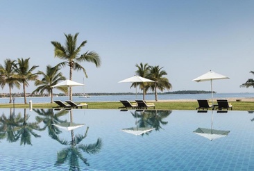 Amaya Beach Passikudah