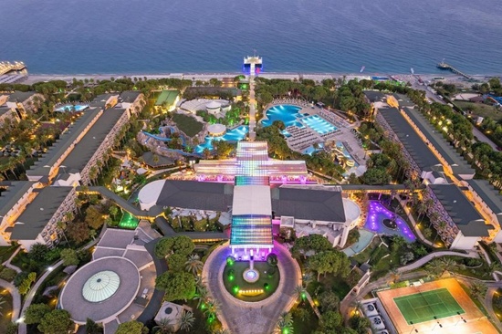 Dobedan World Palace