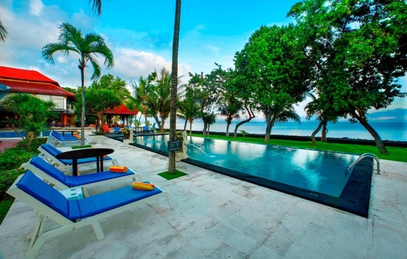Puri Saron Lovina Hotel
