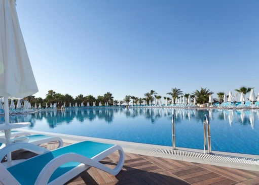 Paloma Oceana Resort